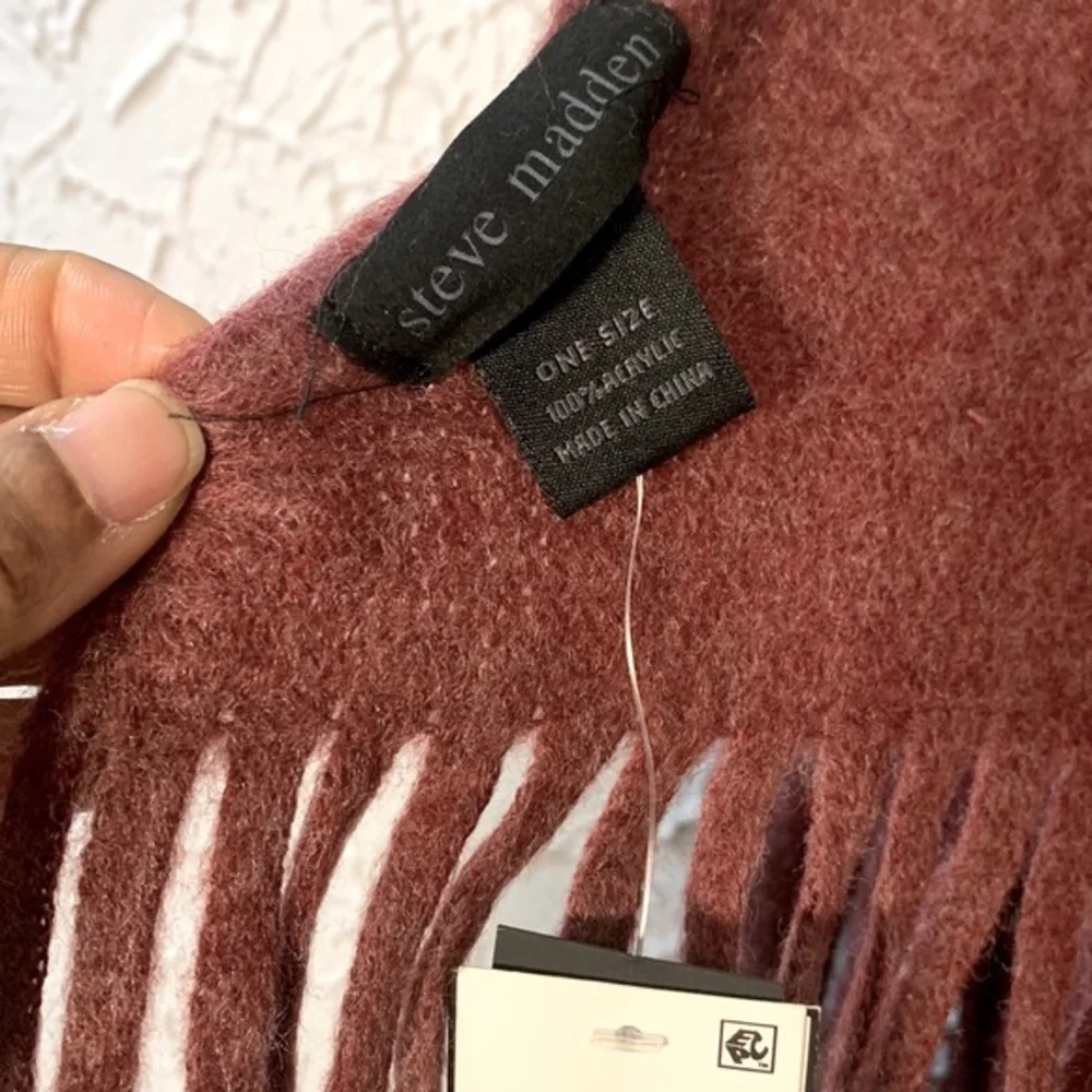 Steve Madden NEW Blanket Wrap Scarf Maroon OS Cozy Soft Comfortable